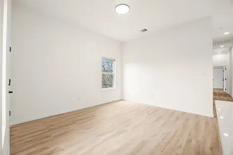9709 Pelsey Street B Houston TX 77029