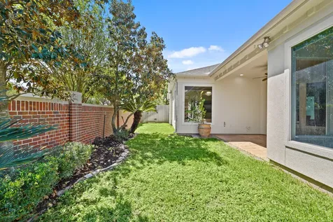 70 Blooming Grove Lane Houston TX 77077