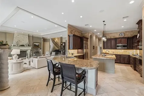 19 Miramar Heights Circle Sugar Land TX 77479