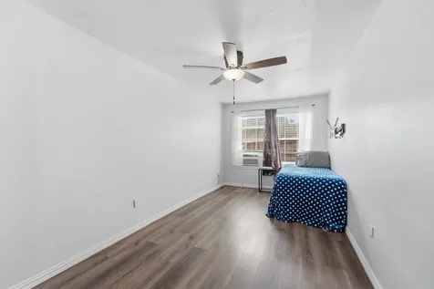 403 S Velasco Street Angleton TX 77515