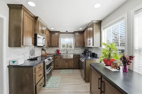 403 S Velasco Street Angleton TX 77515