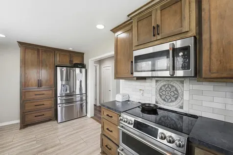 403 S Velasco Street Angleton TX 77515