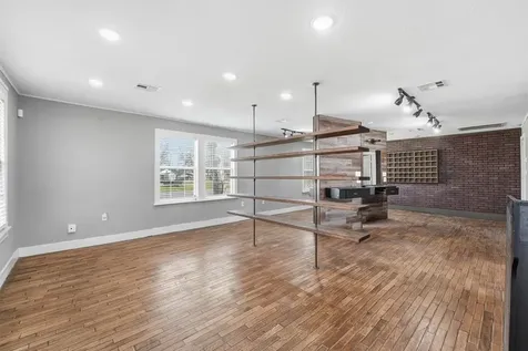 403 S Velasco Street Angleton TX 77515