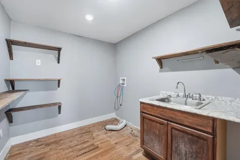 403 S Velasco Street Angleton TX 77515