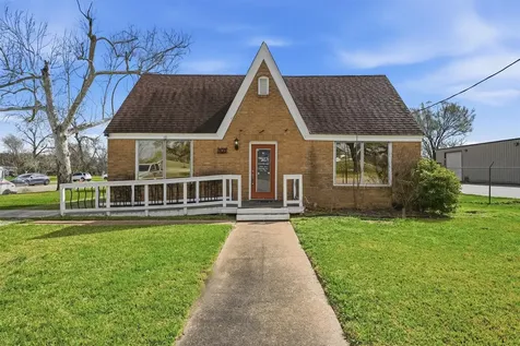 403 S Velasco Street Angleton TX 77515