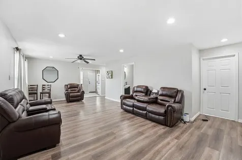 403 S Velasco Street Angleton TX 77515