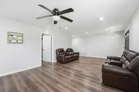 403 S Velasco Street Angleton TX 77515