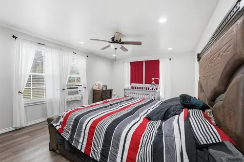 403 S Velasco Street Angleton TX 77515
