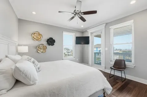 4106 Silver Reef Galveston TX 77554