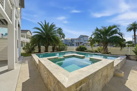 4106 Silver Reef Galveston TX 77554