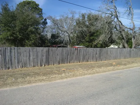 211 S Olive Street Grapeland TX 75844
