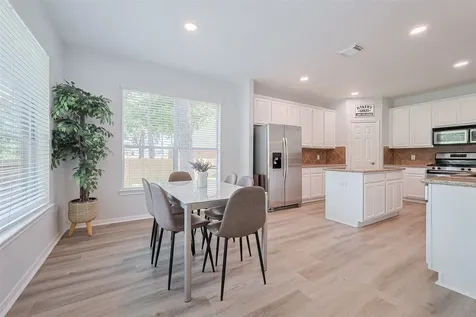 14 Sprite Woods Place The Woodlands TX 77382