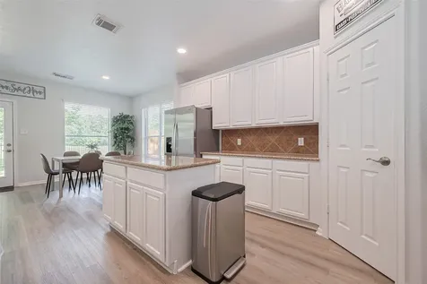 14 Sprite Woods Place The Woodlands TX 77382