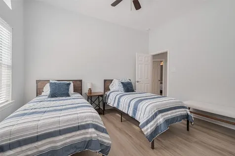 14 Sprite Woods Place The Woodlands TX 77382