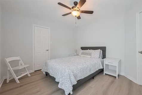 14 Sprite Woods Place The Woodlands TX 77382