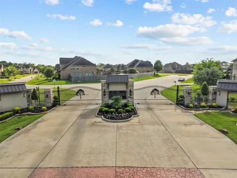 2080 Wilderness Trail Friendswood TX 77546