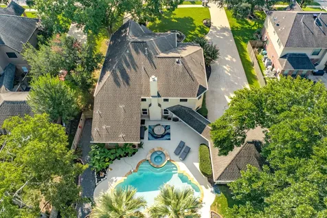 412 Melodywood Drive Friendswood TX 77546