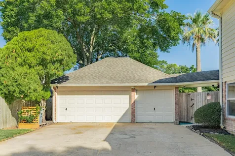 412 Melodywood Drive Friendswood TX 77546