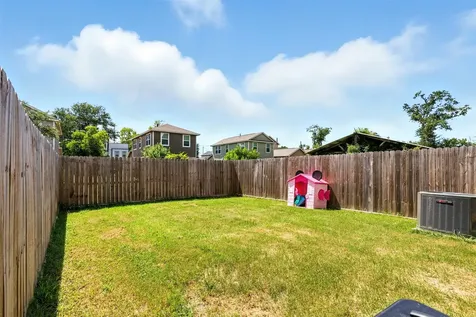 7711 Willow Street Houston TX 77088