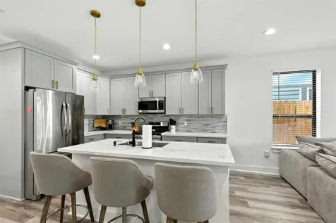 7711 Willow Street Houston TX 77088