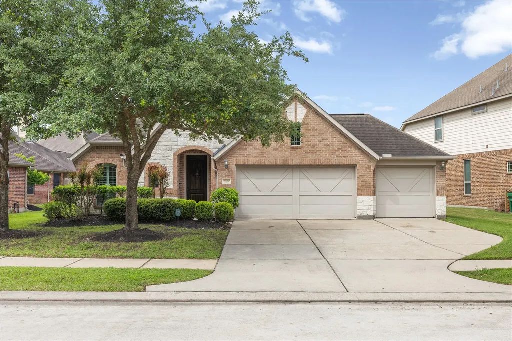 26014 Kingshill Drive Kingwood TX 77339