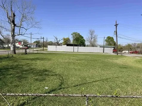 2485 Franklin Street Beaumont TX 77701