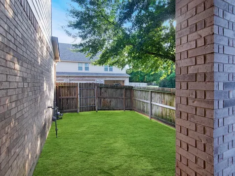 22 Pine Needle The Woodlands TX 77382