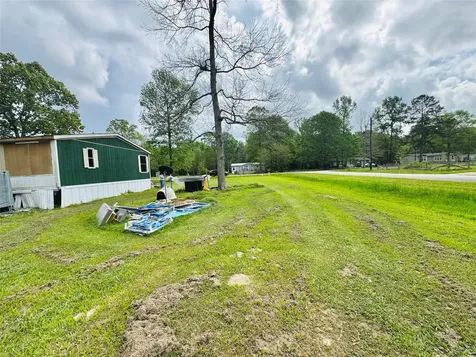 151 County Road 2801 Cleveland TX 77327