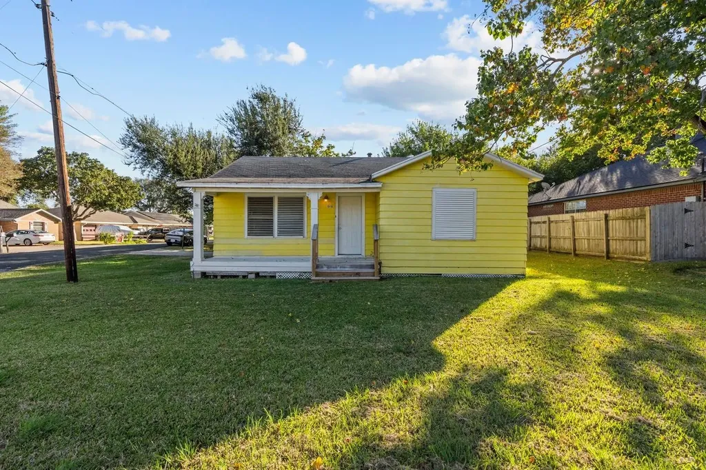 1916 N Logan Street Texas City TX 77590