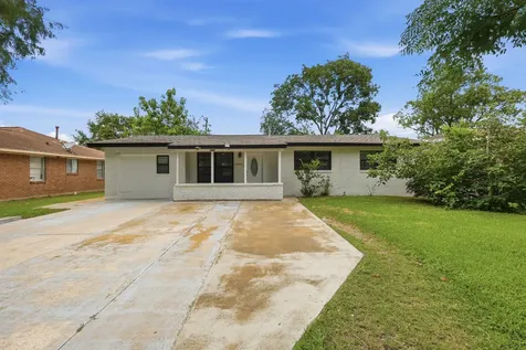 10011 Aves Street Houston TX 77034