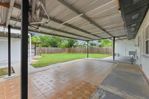 10011 Aves Street Houston TX 77034