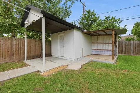 10011 Aves Street Houston TX 77034