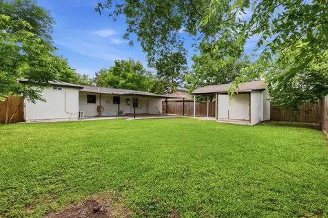10011 Aves Street Houston TX 77034