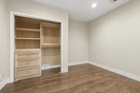 10011 Aves Street Houston TX 77034