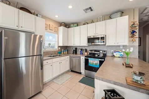 3930 Navarro Drive Galveston TX 77554