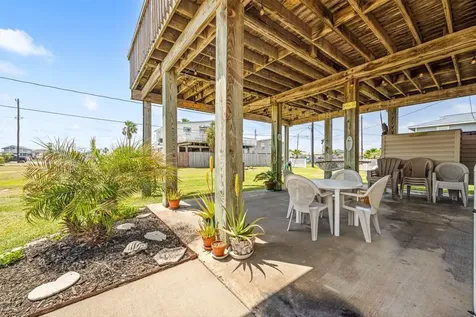 3930 Navarro Drive Galveston TX 77554