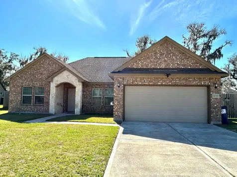 2230 Shalmar Drive West Columbia TX 77486