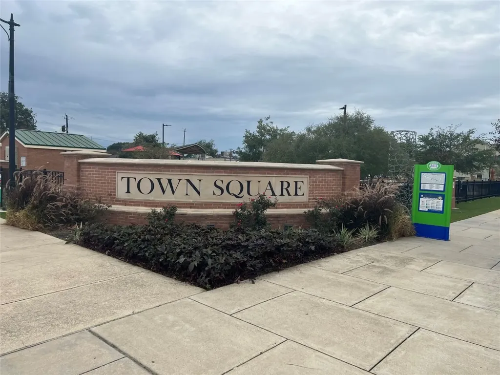 112 W Texas Avenue Baytown TX 77520