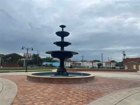 112 W Texas Avenue Baytown TX 77520