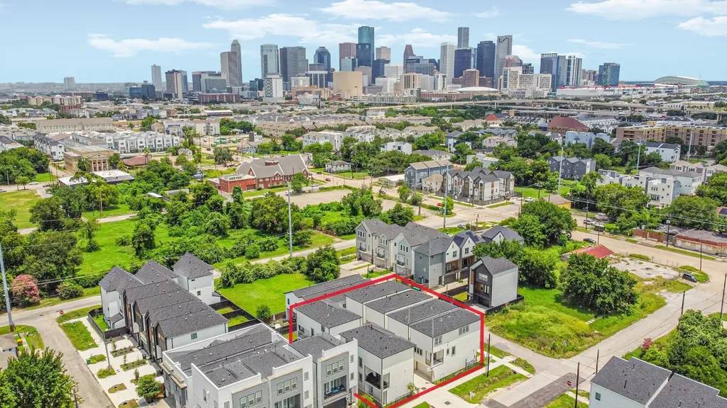 2722 Nagle Street Houston TX 77004