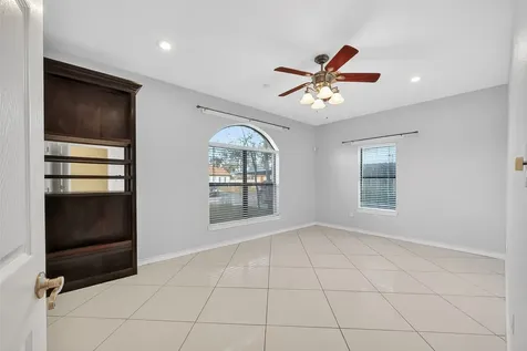 512 Bertloma Street Pasadena TX 77502