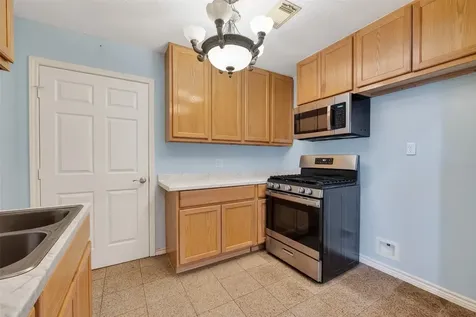 512 Bertloma Street Pasadena TX 77502