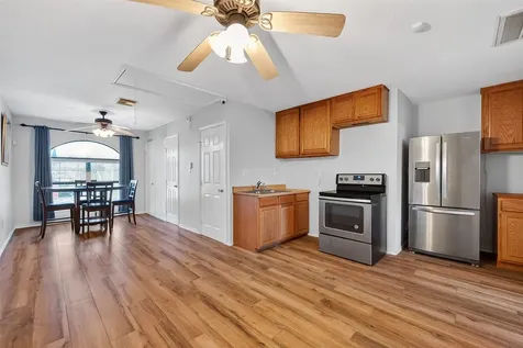 512 Bertloma Street Pasadena TX 77502