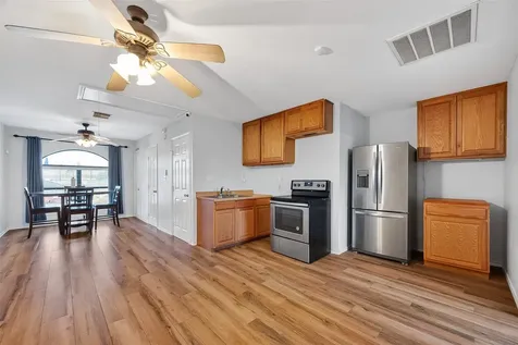 512 Bertloma Street Pasadena TX 77502