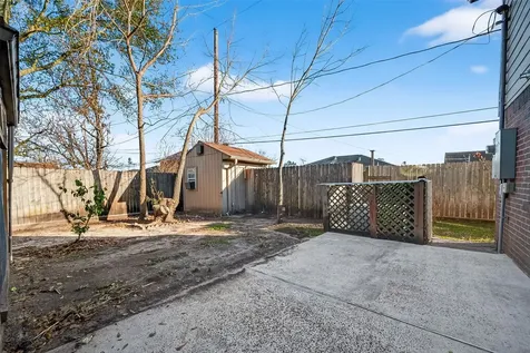 512 Bertloma Street Pasadena TX 77502