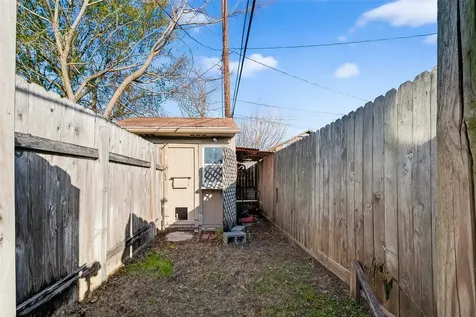 512 Bertloma Street Pasadena TX 77502