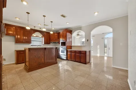 512 Bertloma Street Pasadena TX 77502