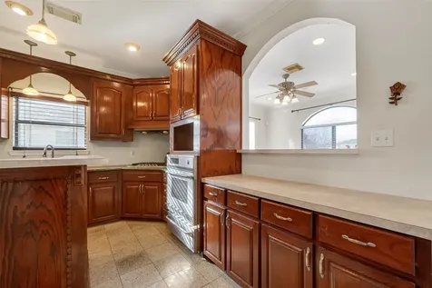 512 Bertloma Street Pasadena TX 77502