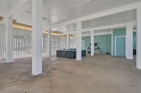 18418 E De Vaca Lane Galveston TX 77554