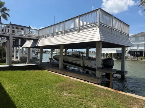 3421 Jolly Roger Galveston TX 77554
